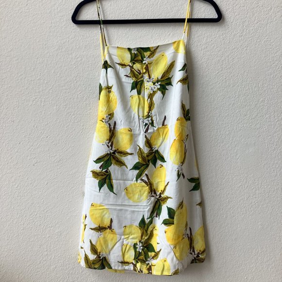 Backless Dress - Picture 4 of 7